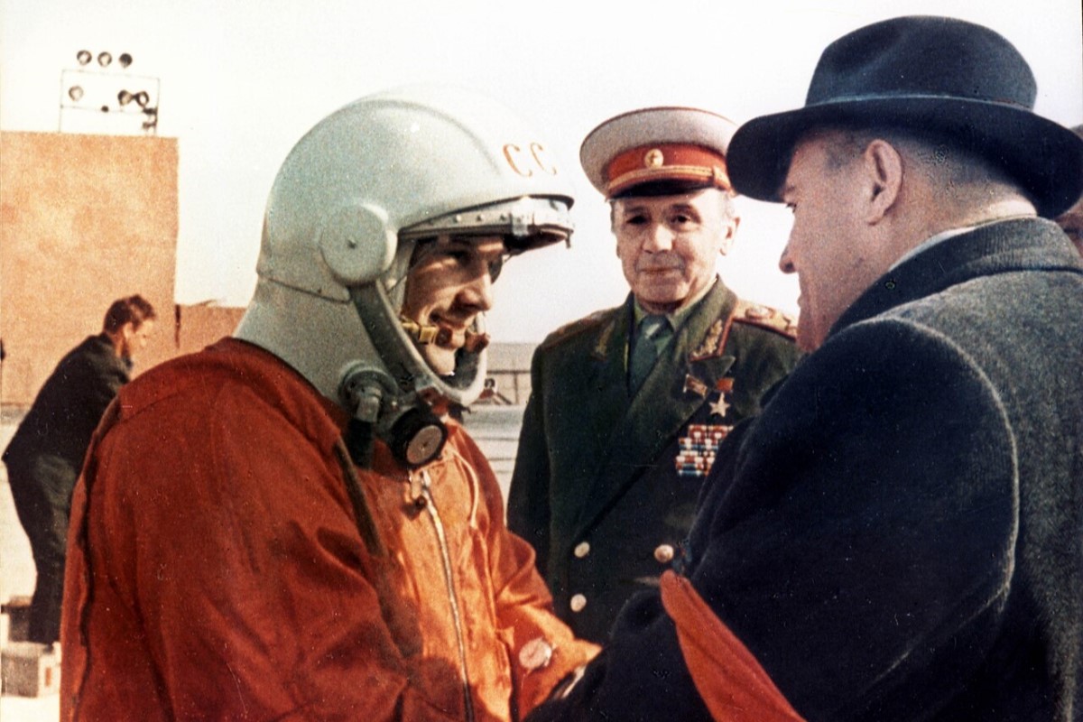 Гагарин_перед_полётом